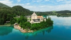 Wie im Märchen – das luxuriöse Rosewood Schloss Fuschl wurde nach fast zweijähriger Renovierung ...