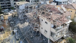 Eine Rakete ist in einem Gebäude in Tel Aviv eingeschlagen.